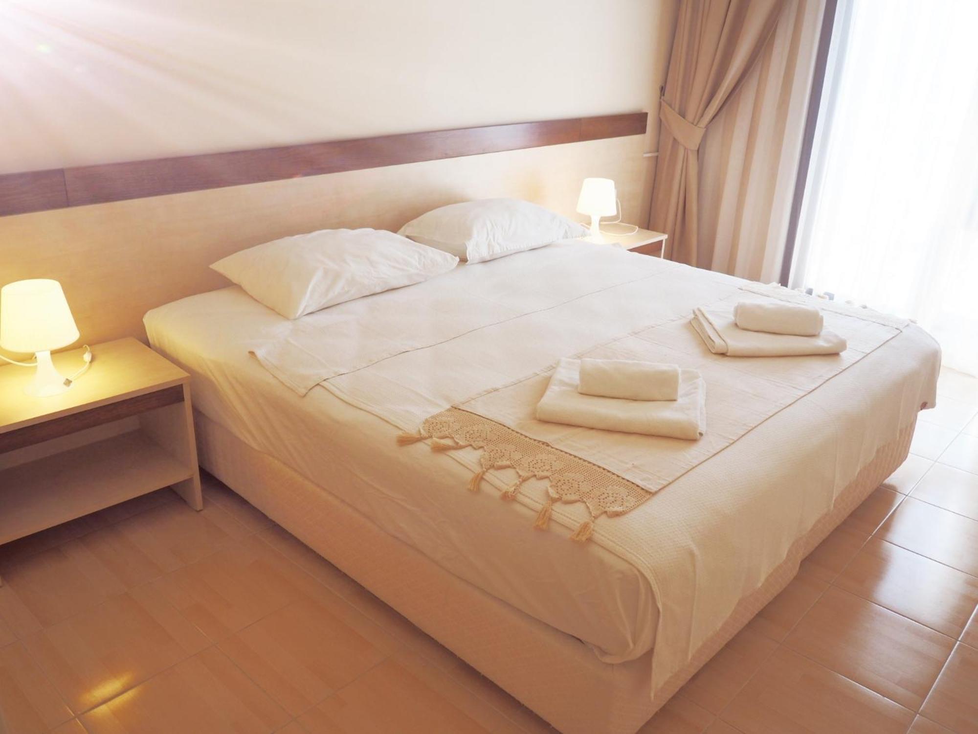 Atlas Apart Hotel Cesme Bagian luar foto