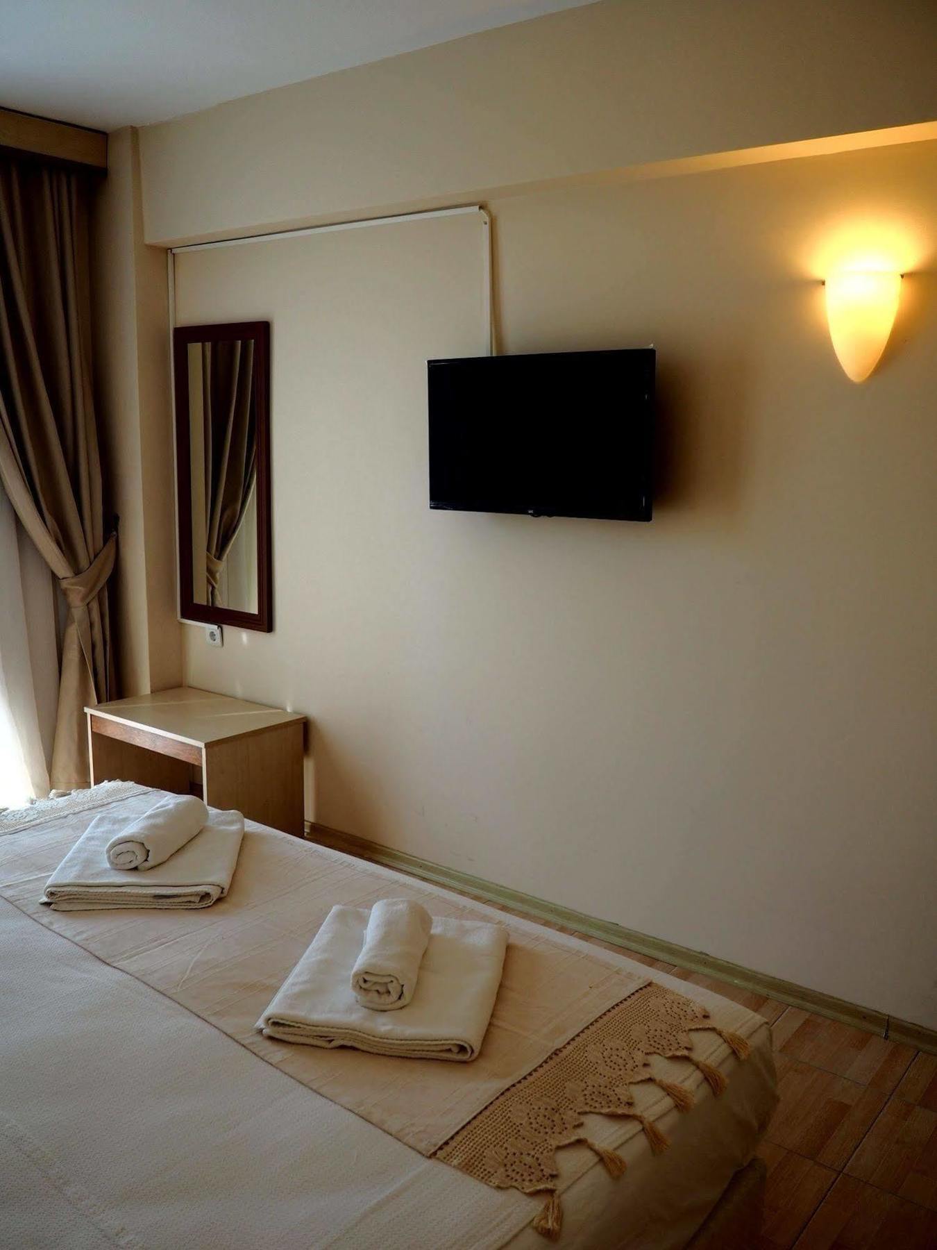 Atlas Apart Hotel Cesme Bagian luar foto